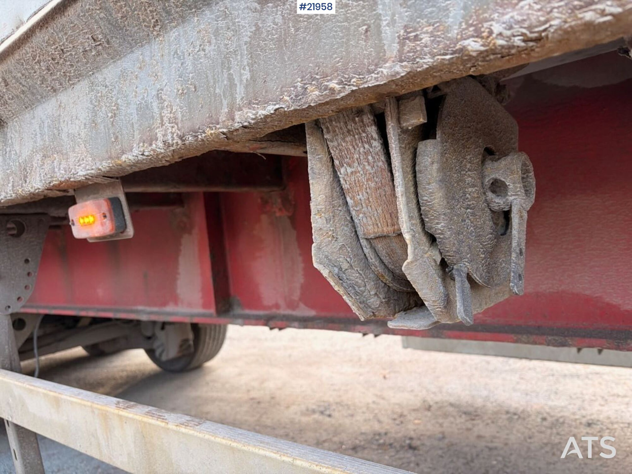 Semi-remorque plateau Tyllis L3 3-akslet Rettsemi m/ lemmer. Rep objekt: photos 23 Semi-remorque plateau Tyllis L3 3-akslet Rettsemi m/ lemmer. Rep objekt: photos 23