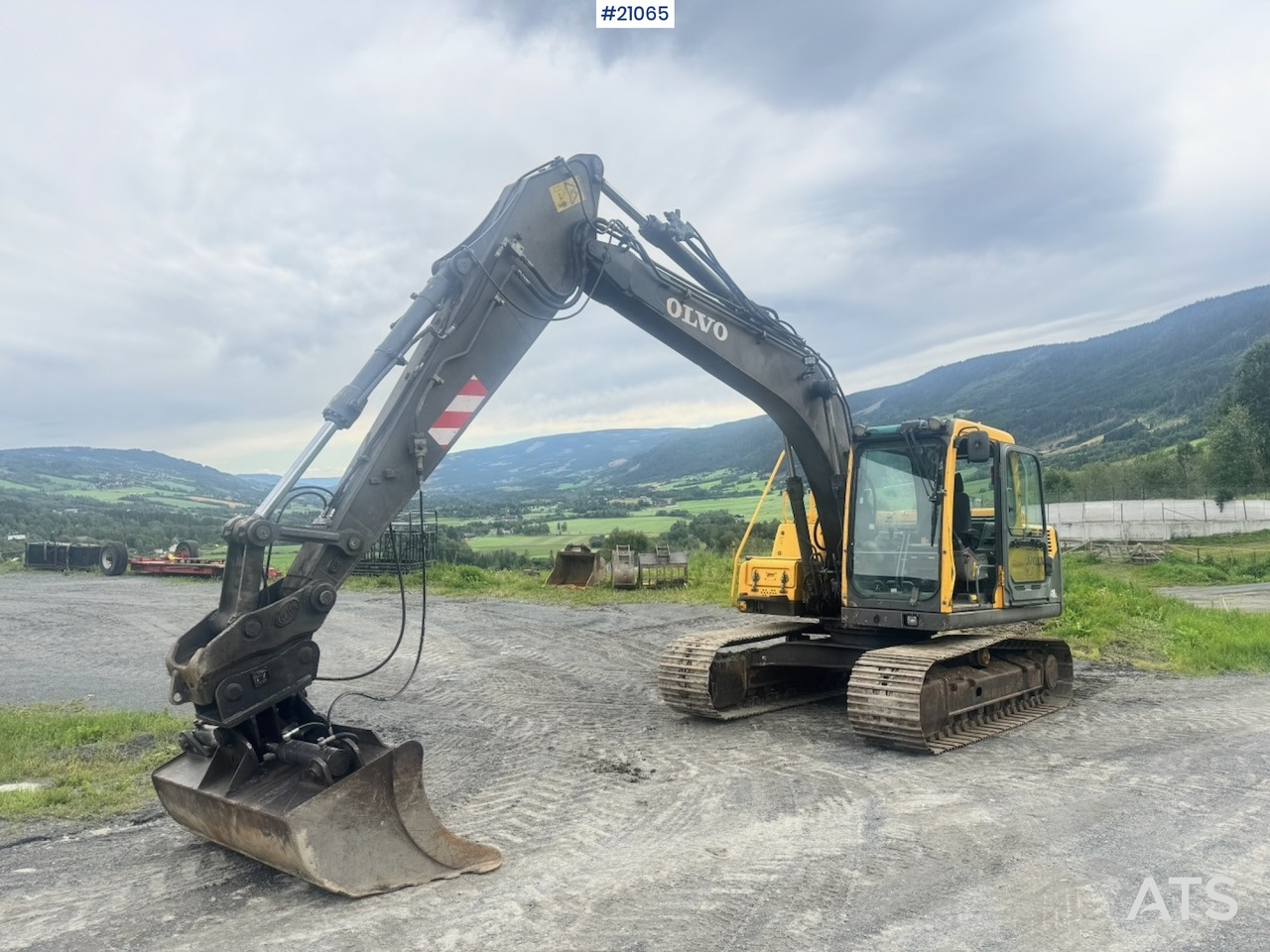 Volvo EC140 BLC - Pelle sur chenille: photos 1 Volvo EC140 BLC - Pelle sur chenille: photos 1