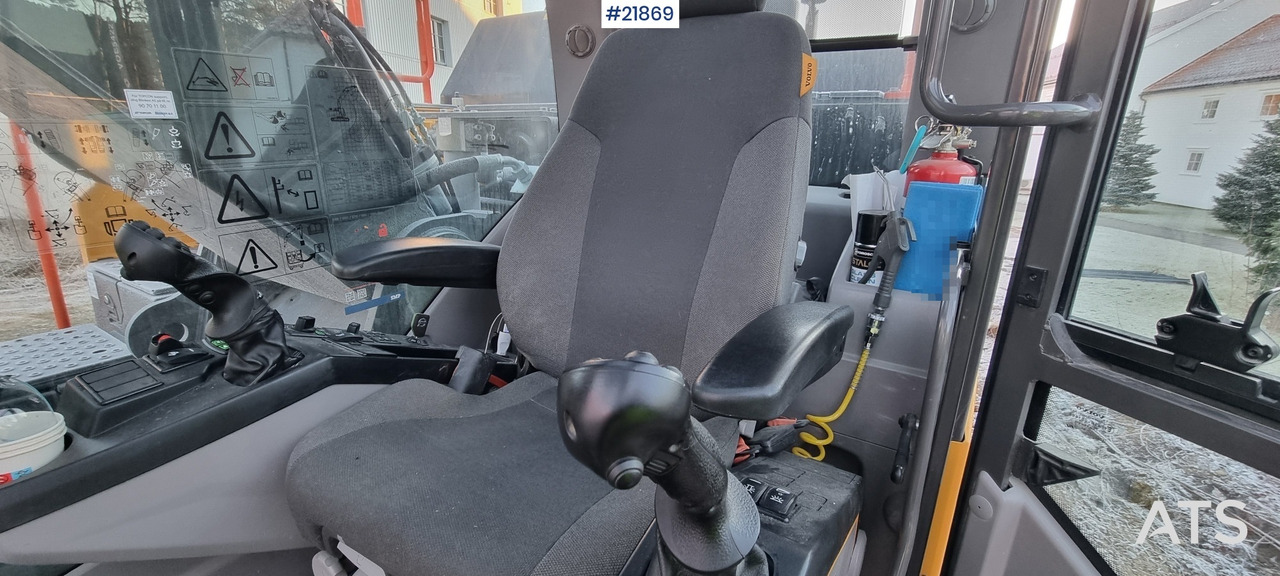 Pelle Volvo EC300el gravemaskin m/ Tannskuffe, Pusseskuffe, Rototilt og Gps: photos 31