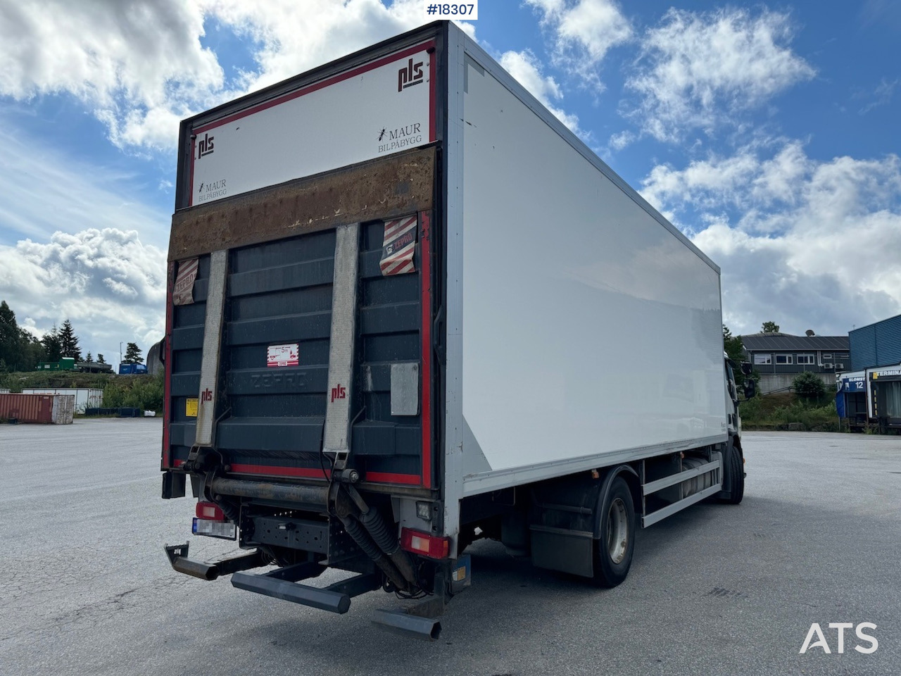 Volvo FE320 - Camion fourgon: photos 5 Volvo FE320 - Camion fourgon: photos 5
