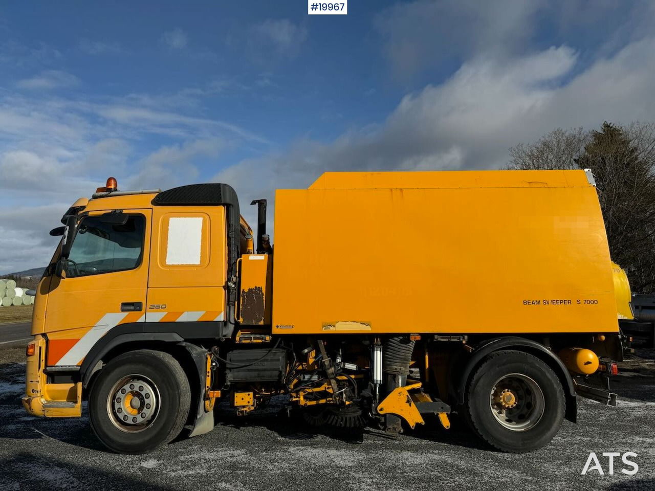 Volvo FM9 - Balayeuse de voirie: photos 2 Volvo FM9 - Balayeuse de voirie: photos 2