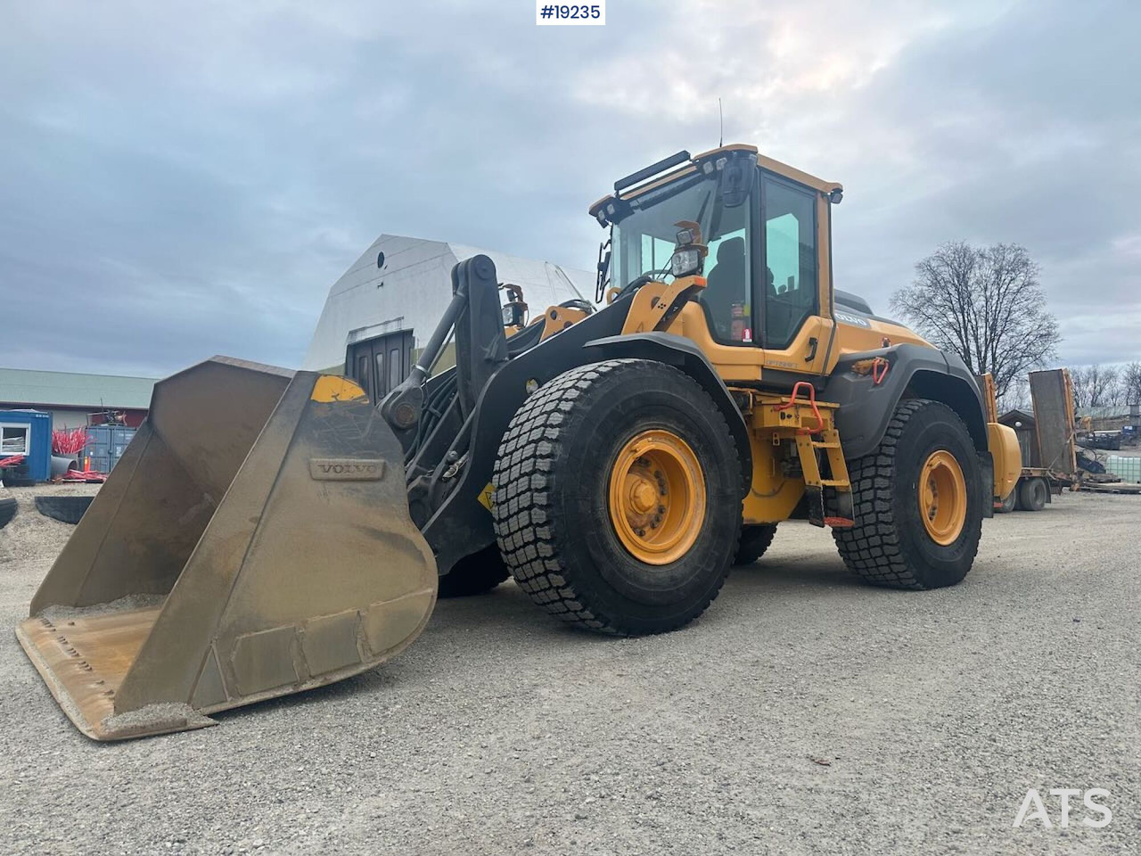 Volvo L110H - Chargeuse sur pneus: photos 1 Volvo L110H - Chargeuse sur pneus: photos 1