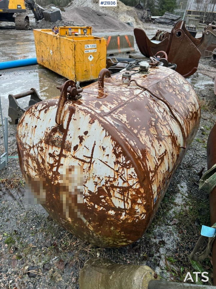 Dieseltanker på 1000l - Cuve de stockage: photos 3 Dieseltanker på 1000l - Cuve de stockage: photos 3