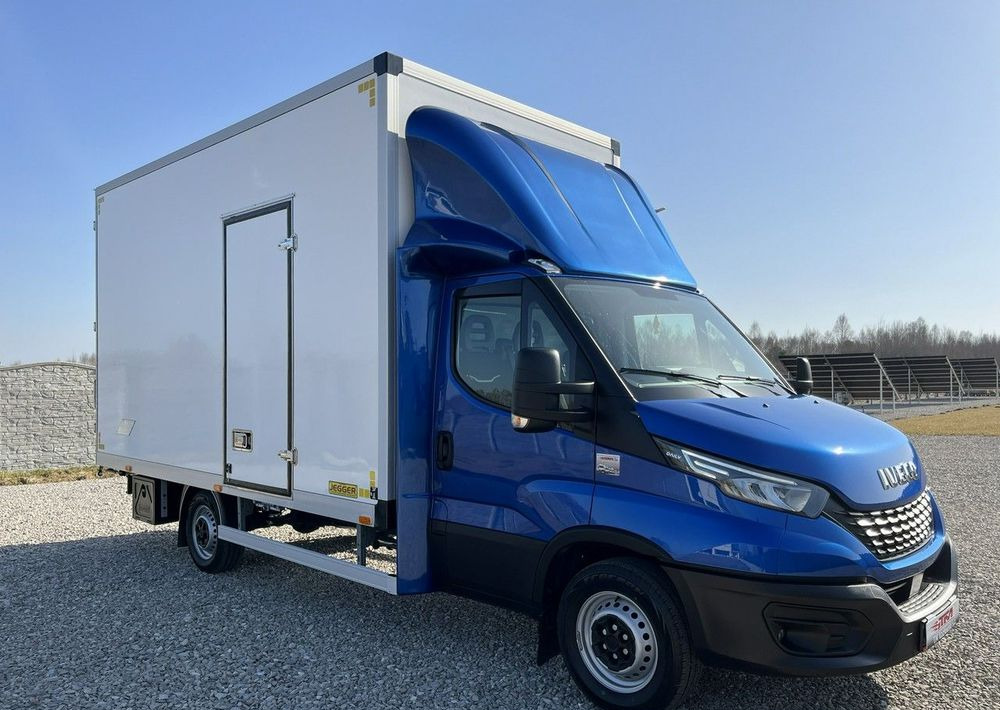 Iveco Daily - Fourgon: photos 1 Iveco Daily - Fourgon: photos 1
