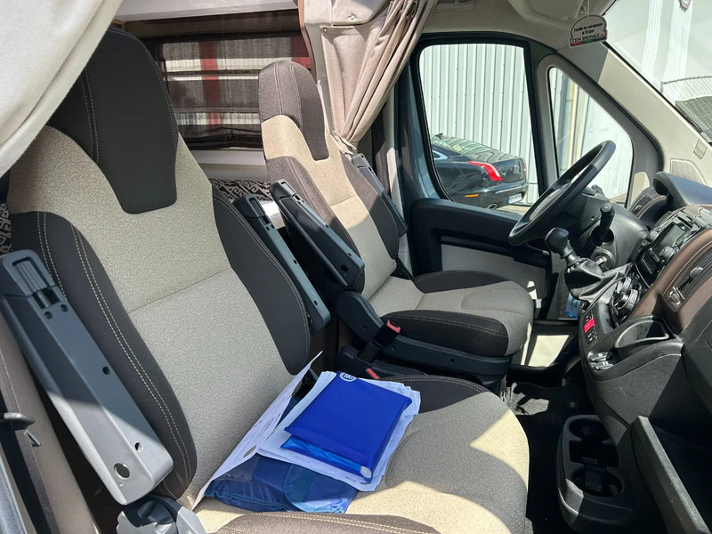 Elnagh T-LOFT 591 591 T-Loft 130 Multijet 4 mpersoons - Camping-car profilé: photos 3 Elnagh T-LOFT 591 591 T-Loft 130 Multijet 4 mpersoons - Camping-car profilé: photos 3