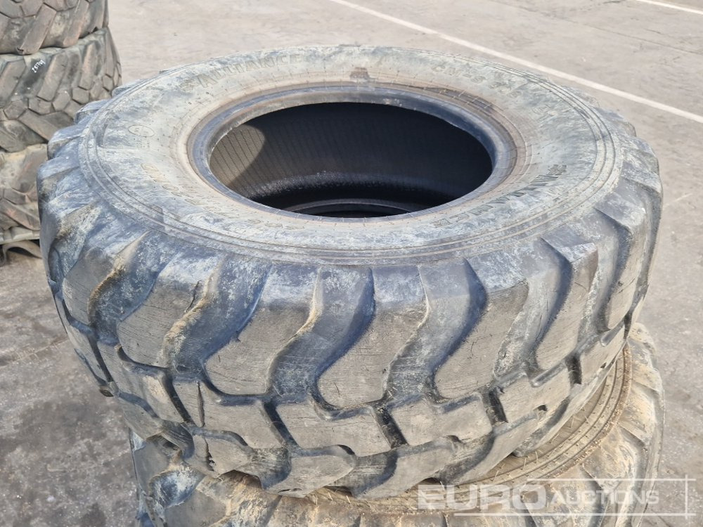 16/70R20 Tyres (4 of) - Pneu: photos 5 16/70R20 Tyres (4 of) - Pneu: photos 5