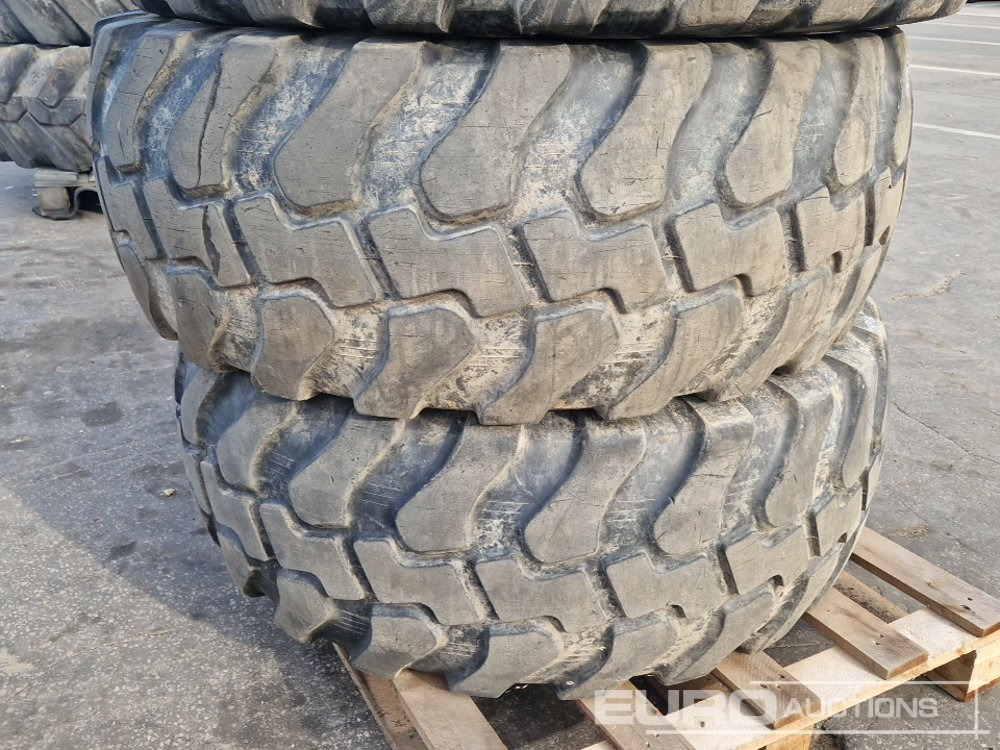 16/70R20 Tyres (4 of) - Pneu: photos 4 16/70R20 Tyres (4 of) - Pneu: photos 4