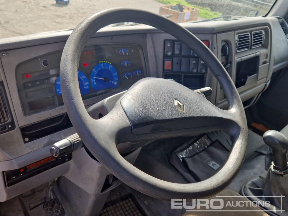 Camion citerne 2005 Renault Midlum 180 DCI: photos 37