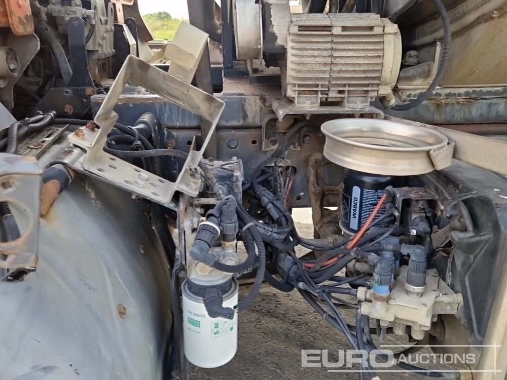 Camion citerne 2005 Renault Midlum 180 DCI: photos 27