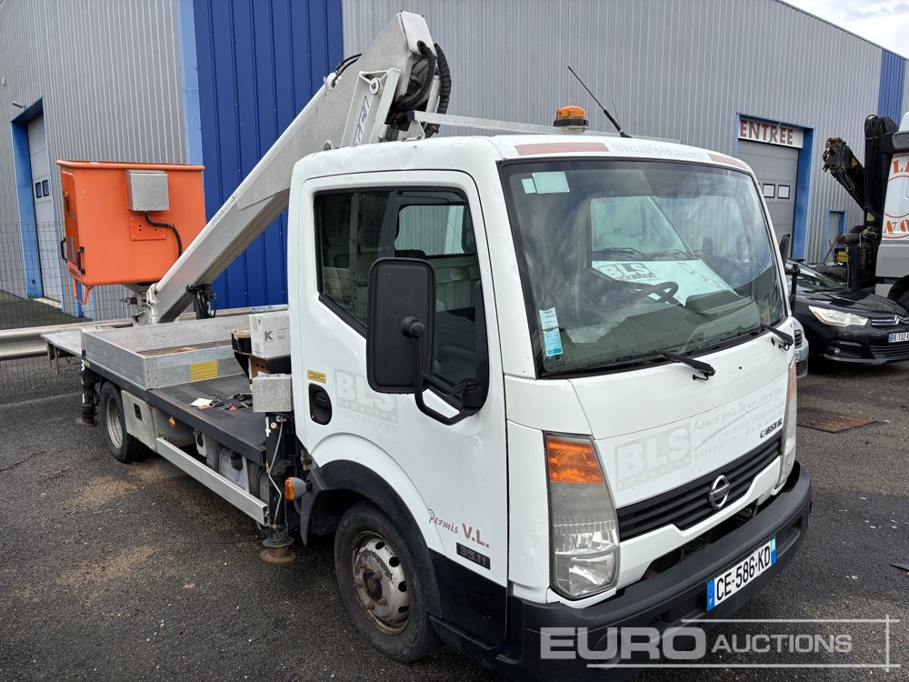 2008 Nissan Cabster 35.11 - Camion avec nacelle: photos 2 2008 Nissan Cabster 35.11 - Camion avec nacelle: photos 2