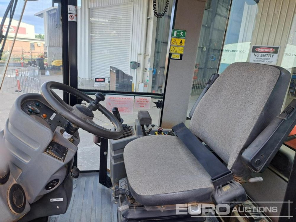 2011 CAT CS74 - Compacteur: photos 4 2011 CAT CS74 - Compacteur: photos 4