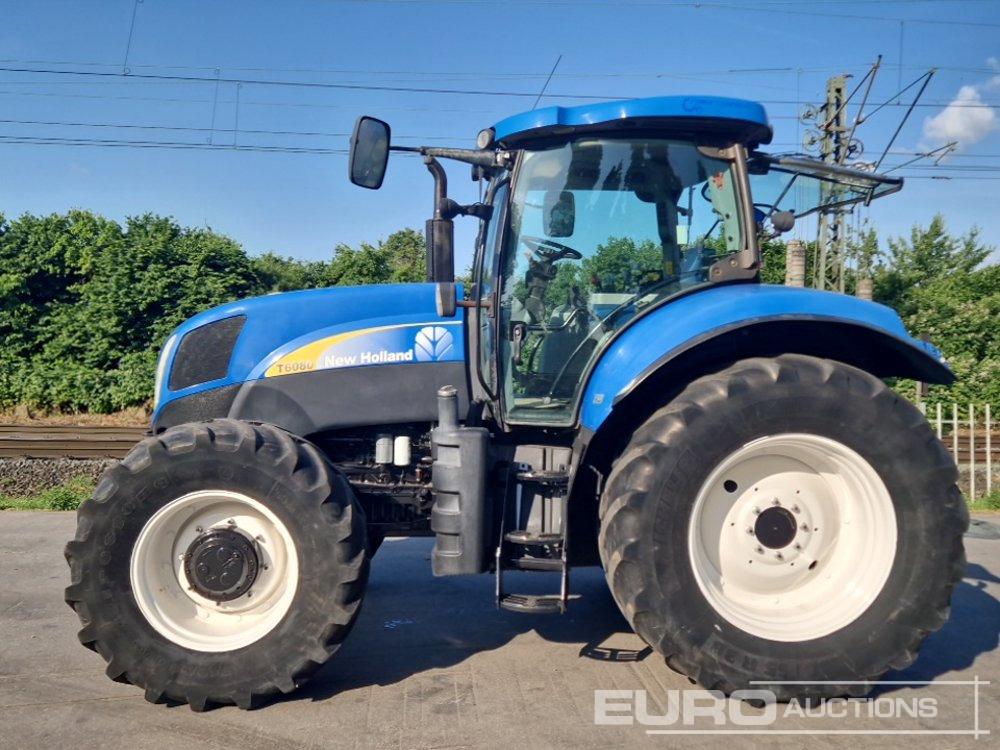2011 New Holland T6080 - Tracteur agricole: photos 2 2011 New Holland T6080 - Tracteur agricole: photos 2