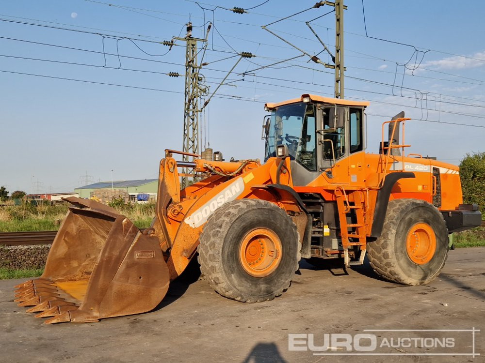 2012 Doosan DL420-3 - Chargeuse sur pneus: photos 1 2012 Doosan DL420-3 - Chargeuse sur pneus: photos 1