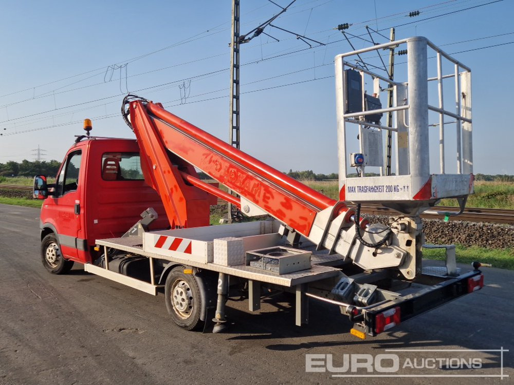 2012 Iveco 35S11 - Camion avec nacelle: photos 3 2012 Iveco 35S11 - Camion avec nacelle: photos 3