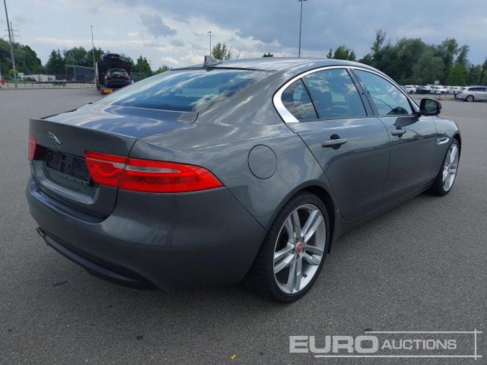 2015 Jaguar XE - Voiture: photos 3 2015 Jaguar XE - Voiture: photos 3