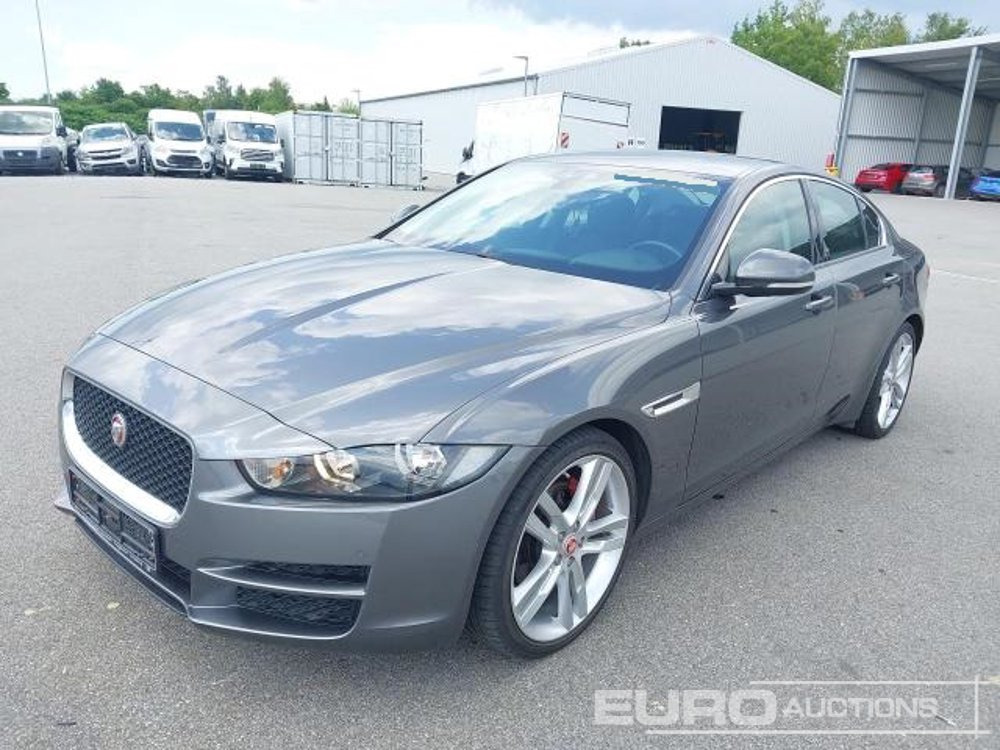 2015 Jaguar XE - Voiture: photos 1 2015 Jaguar XE - Voiture: photos 1