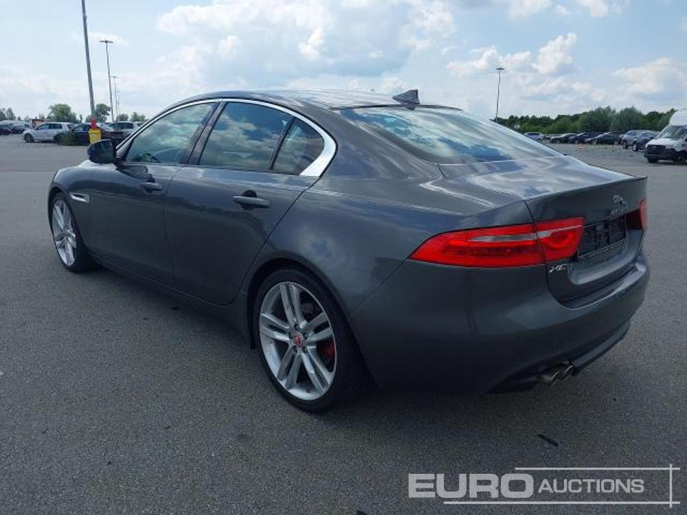 2015 Jaguar XE - Voiture: photos 2 2015 Jaguar XE - Voiture: photos 2