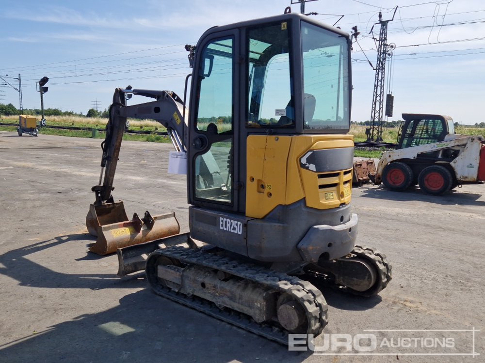 2015 Volvo ECR25D - Mini pelle: photos 3 2015 Volvo ECR25D - Mini pelle: photos 3