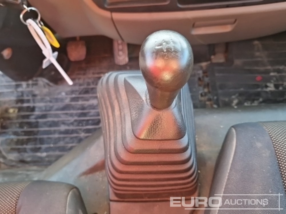 Véhicule utilitaire benne 2017 Nissan NT400: photos 27