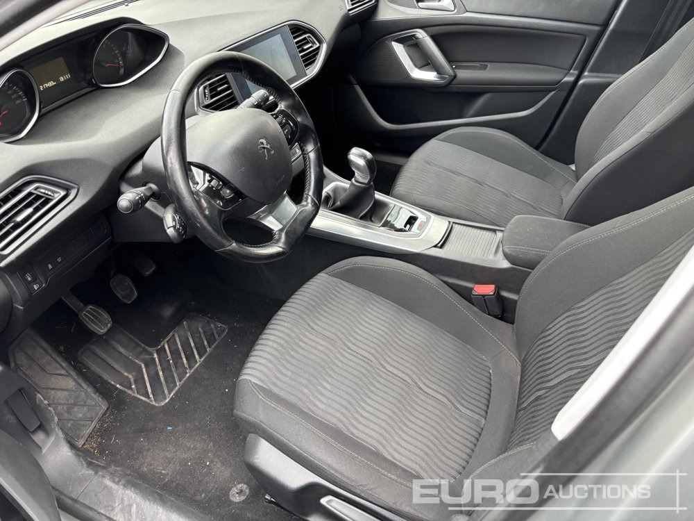 2017 Peugeot 308 HB - Voiture: photos 5 2017 Peugeot 308 HB - Voiture: photos 5