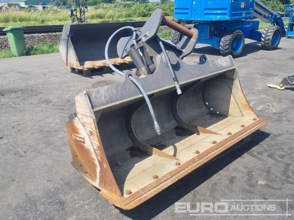 2018 Volvo 90" Tilt Ditching Buckrt to suit 65mm Pin - Godet: photos 4 2018 Volvo 90" Tilt Ditching Buckrt to suit 65mm Pin - Godet: photos 4