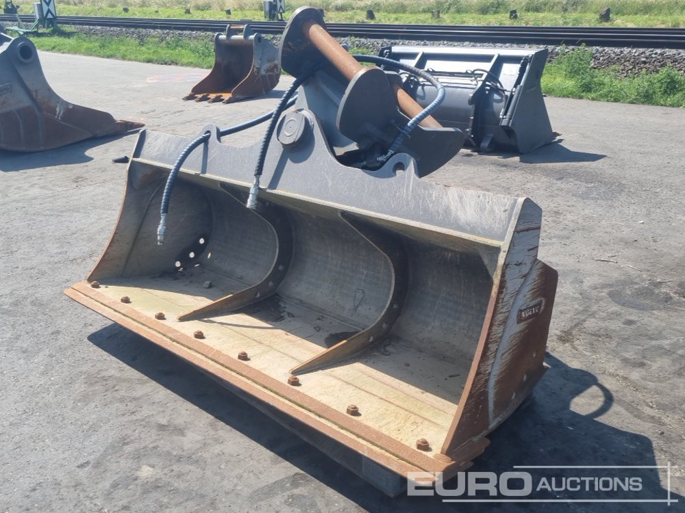 2018 Volvo 90" Tilt Ditching Buckrt to suit 65mm Pin - Godet: photos 1 2018 Volvo 90" Tilt Ditching Buckrt to suit 65mm Pin - Godet: photos 1