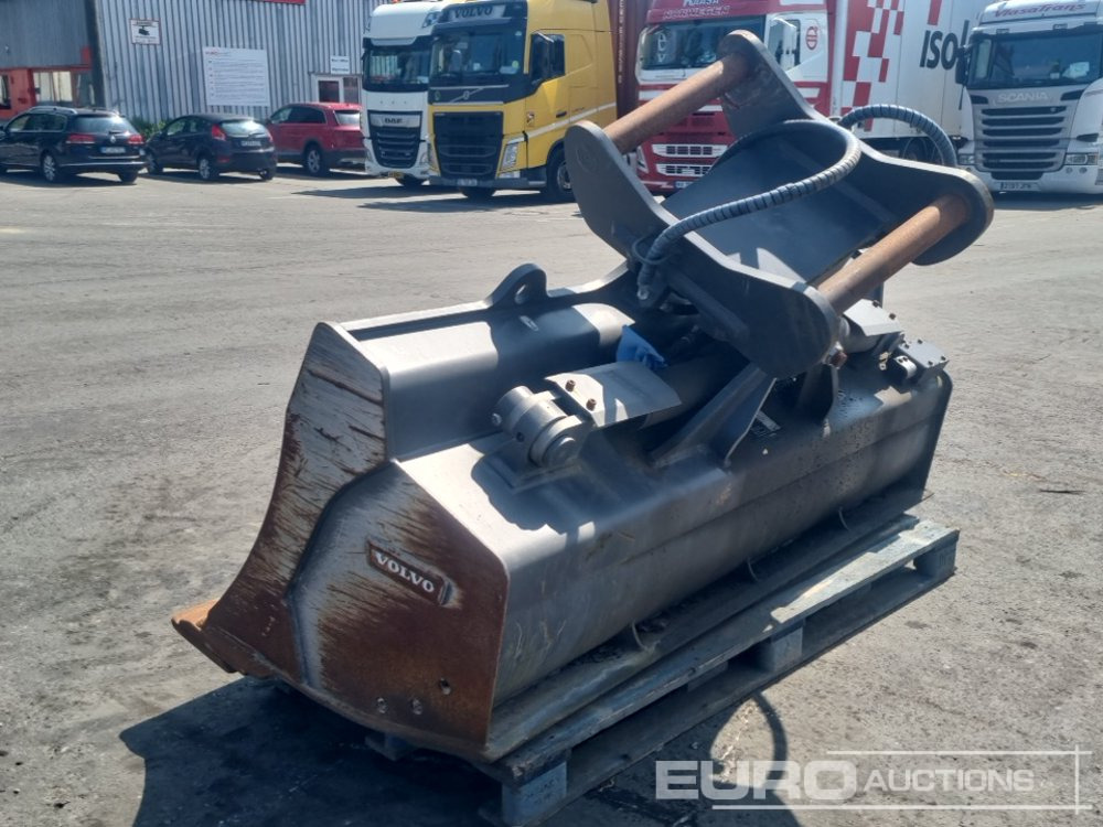 2018 Volvo 90" Tilt Ditching Buckrt to suit 65mm Pin - Godet: photos 2 2018 Volvo 90" Tilt Ditching Buckrt to suit 65mm Pin - Godet: photos 2