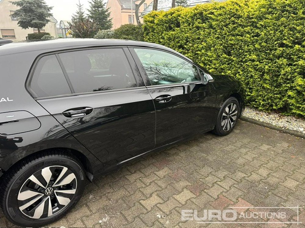 2025 Volkswagen Golf - Voiture: photos 2 2025 Volkswagen Golf - Voiture: photos 2