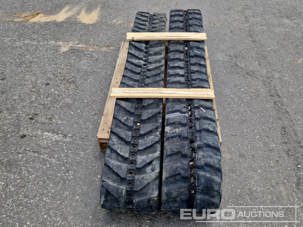 300x52.5 Rubber Tracks (2 of) - Chenille pour Engins de chantier: photos 5 300x52.5 Rubber Tracks (2 of) - Chenille pour Engins de chantier: photos 5