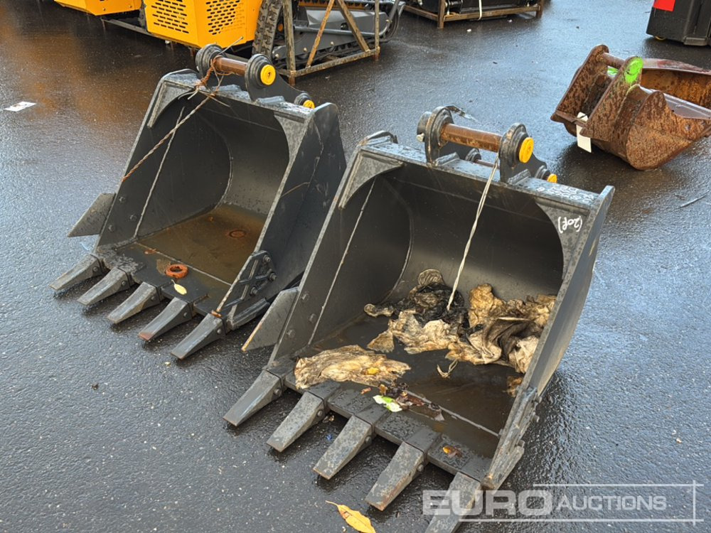 32", 32" Digging Bucket 45mm Pin to suit 4-6 Ton Excavator - Godet: photos 1 32", 32" Digging Bucket 45mm Pin to suit 4-6 Ton Excavator - Godet: photos 1