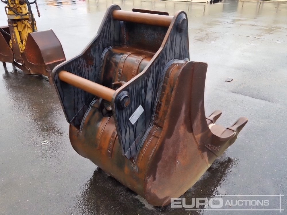 34" Digging Bucket to suit OilQuick OQ70/55 - Godet: photos 3 34" Digging Bucket to suit OilQuick OQ70/55 - Godet: photos 3
