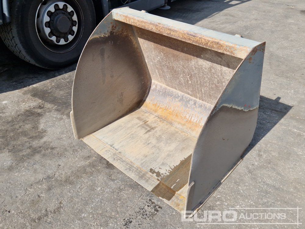 40" Front Loading Bucket to suit Volvo L20 - Godet: photos 1 40" Front Loading Bucket to suit Volvo L20 - Godet: photos 1