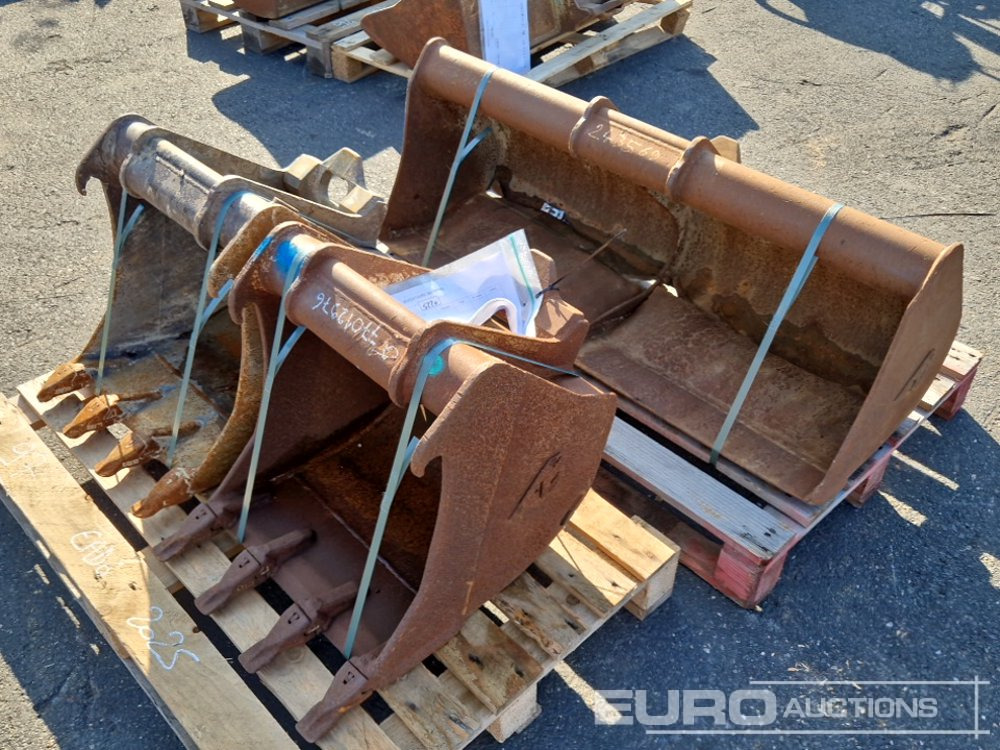 48" Ditching, 16", 16" Digging Buckets, ARDEN to suit 2-5 Ton Excavator (3 of) - Godet: photos 1 48" Ditching, 16", 16" Digging Buckets, ARDEN to suit 2-5 Ton Excavator (3 of) - Godet: photos 1