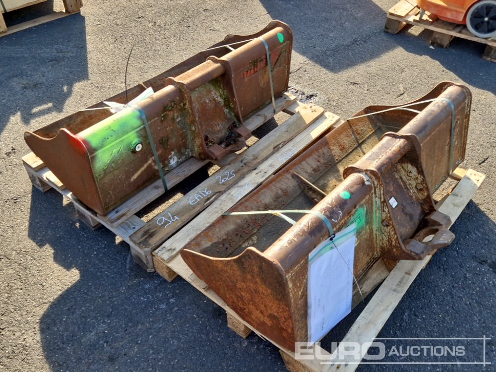 48" Ditching Buckets, ARDEN to suit 2-5 Ton Excavator (2 of) - Godet: photos 2 48" Ditching Buckets, ARDEN to suit 2-5 Ton Excavator (2 of) - Godet: photos 2