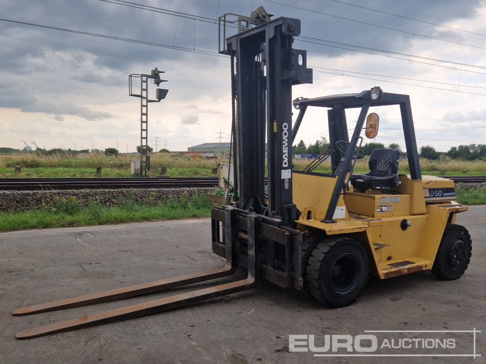 Daewoo D50 - Chariot élévateur: photos 1 Daewoo D50 - Chariot élévateur: photos 1