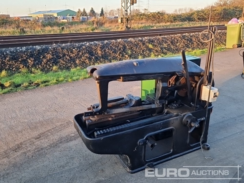 Electric Metal Band Saw - Matériel de chantier: photos 1 Electric Metal Band Saw - Matériel de chantier: photos 1