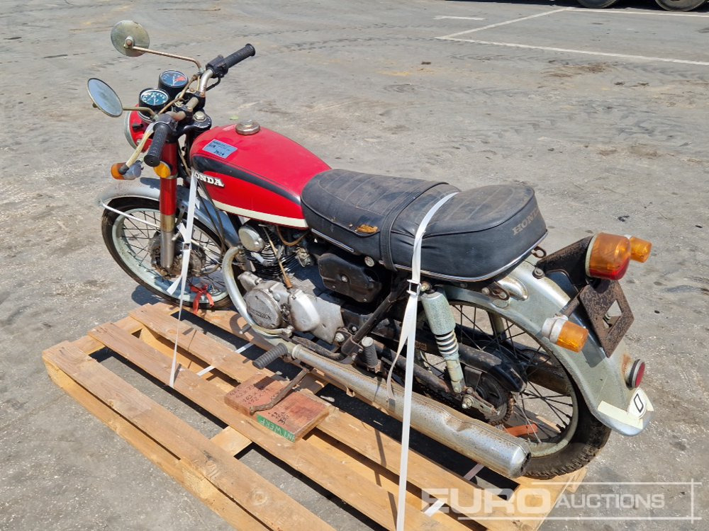 Honda 125 - Motocyclette: photos 2 Honda 125 - Motocyclette: photos 2