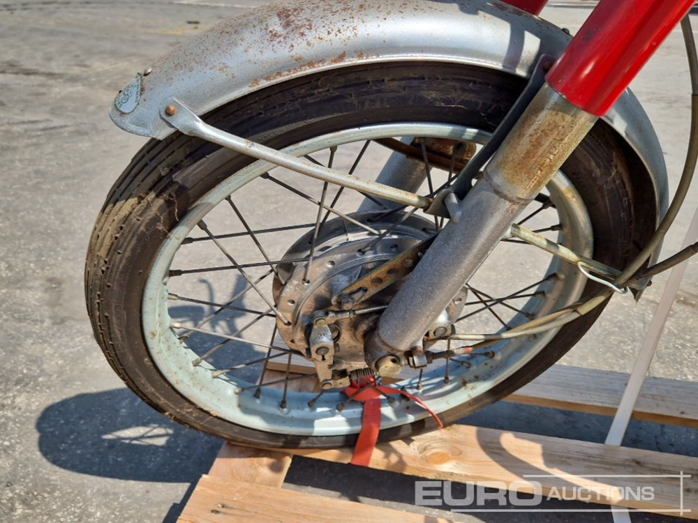 Honda 125 - Motocyclette: photos 5 Honda 125 - Motocyclette: photos 5