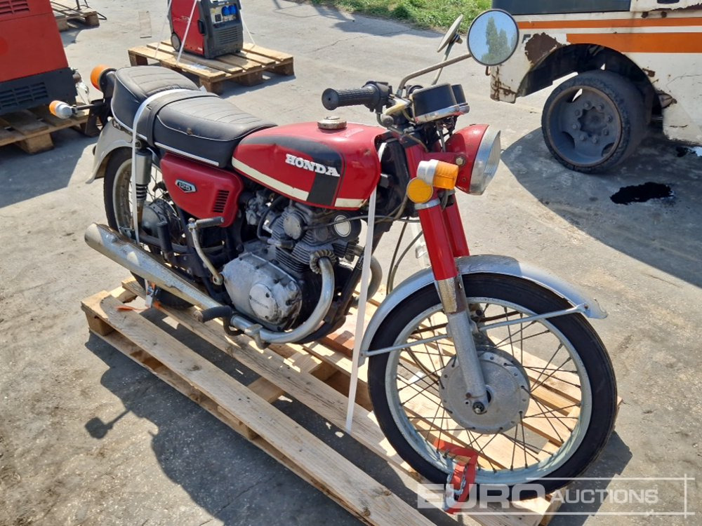Honda 125 - Motocyclette: photos 4 Honda 125 - Motocyclette: photos 4