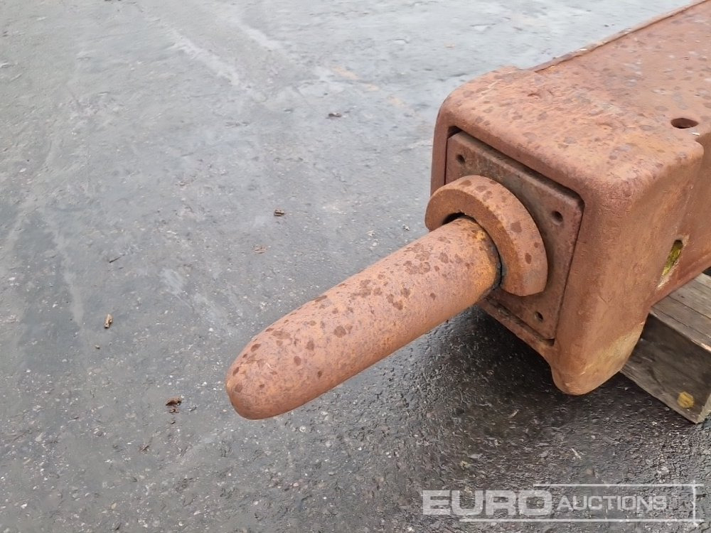 Hydraulic Breaker to suit 70mm Pin - Marteau hydraulique: photos 5 Hydraulic Breaker to suit 70mm Pin - Marteau hydraulique: photos 5