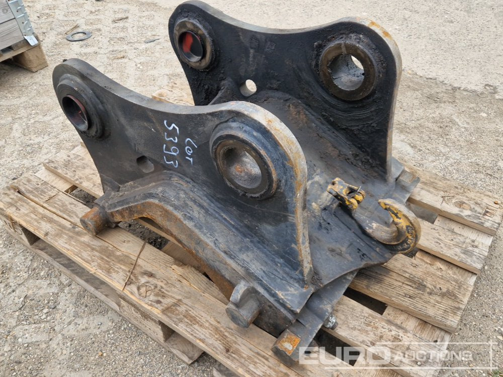 Hydraulic Quick Coupler CW30 to suit Komatsu PC210 - Godet: photos 2 Hydraulic Quick Coupler CW30 to suit Komatsu PC210 - Godet: photos 2
