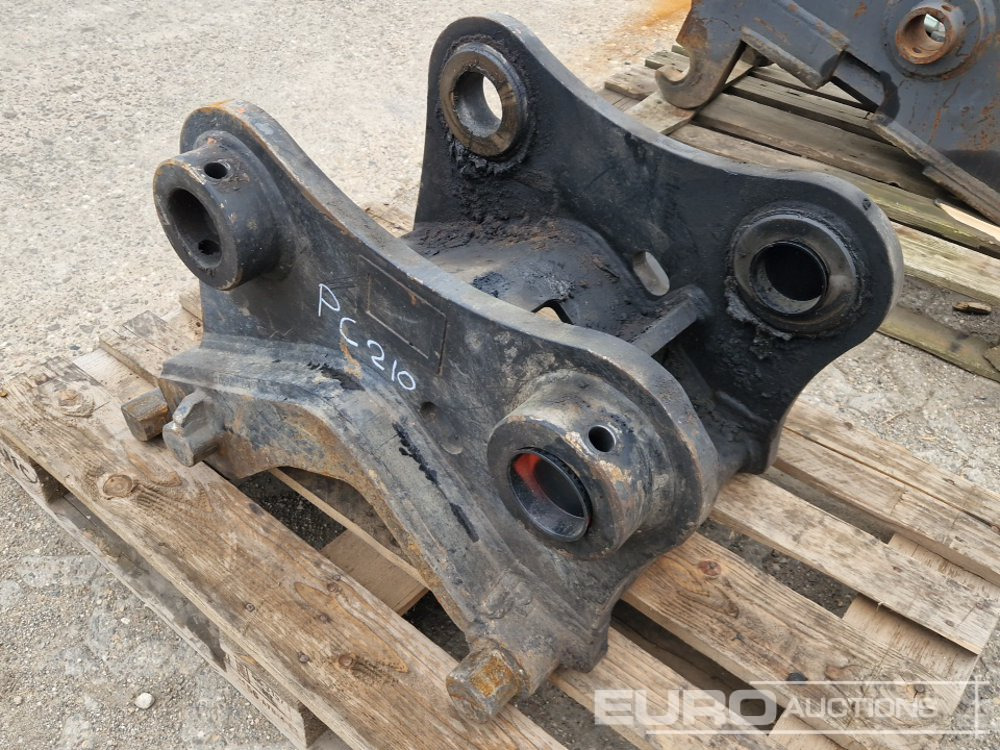 Hydraulic Quick Coupler CW30 to suit Komatsu PC210 - Godet: photos 4 Hydraulic Quick Coupler CW30 to suit Komatsu PC210 - Godet: photos 4