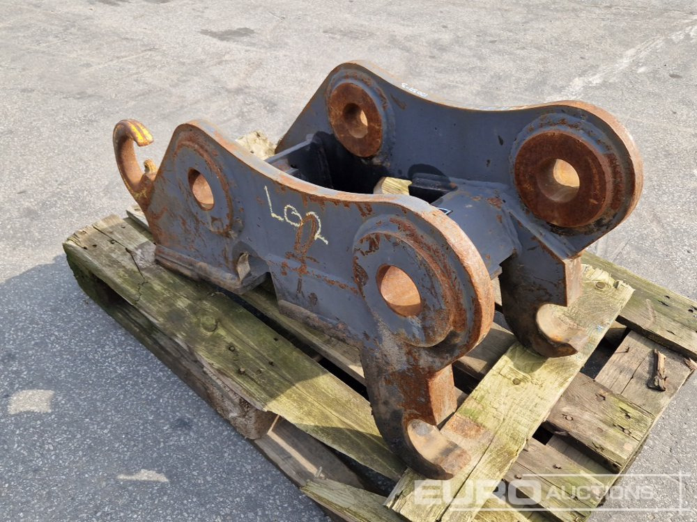 Hydraulic Quick Hitch to suit Volvo EC250 - Attache rapide: photos 2 Hydraulic Quick Hitch to suit Volvo EC250 - Attache rapide: photos 2