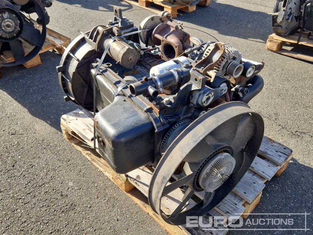 Iveco 4 Cylinder Turbo Diesel Engine - Moteur: photos 2 Iveco 4 Cylinder Turbo Diesel Engine - Moteur: photos 2