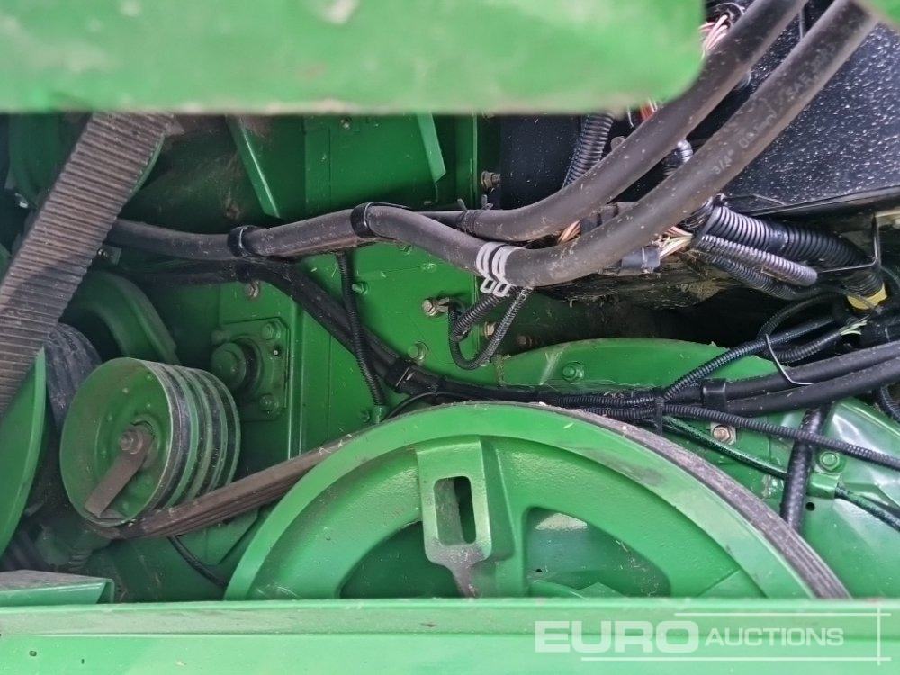 Moissonneuse-batteuse John Deere 9560: photos 40
