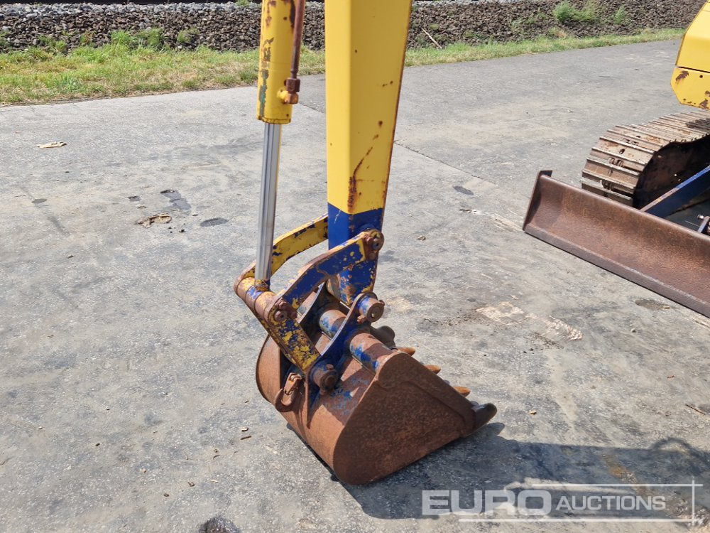 Komatsu PC15-2 - Mini pelle: photos 3 Komatsu PC15-2 - Mini pelle: photos 3