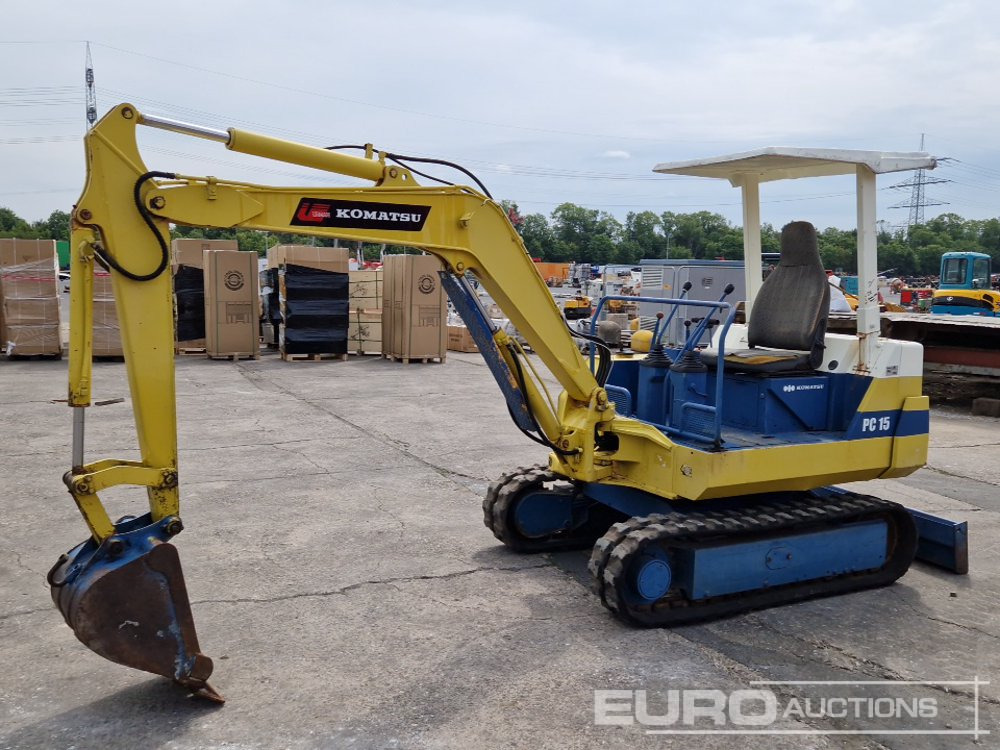 Komatsu PC15-2 - Mini pelle: photos 1 Komatsu PC15-2 - Mini pelle: photos 1