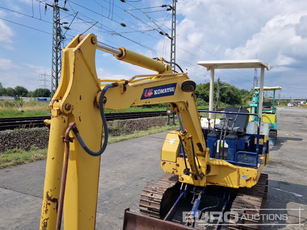Komatsu PC15-2 - Mini pelle: photos 4 Komatsu PC15-2 - Mini pelle: photos 4