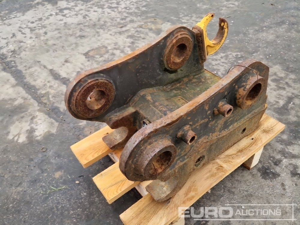 MS08 Quick hitch to suit Kubota KX080-3 - Attache rapide: photos 3 MS08 Quick hitch to suit Kubota KX080-3 - Attache rapide: photos 3