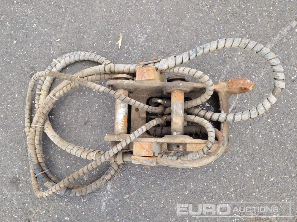 OilQuick Quick Hitch to suit Mini Excavator - Attache rapide: photos 5 OilQuick Quick Hitch to suit Mini Excavator - Attache rapide: photos 5